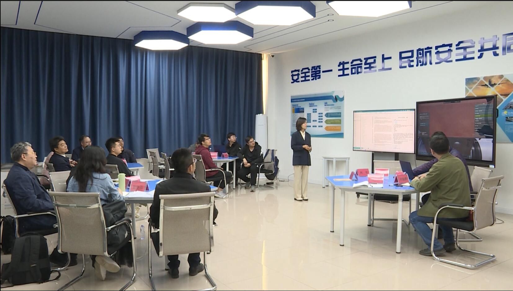 校园涌动创新潮 我校在“科技创新链”上精准发力，推动教育科技研发深度融合